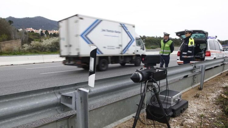Segurança Rodoviária. GNR fiscaliza esta semana velocidade em vias mais críticas 11 Segurança Rodoviária. GNR fiscaliza esta semana velocidade em vias mais críticas