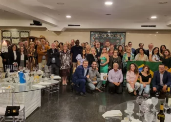 Dezenas celebraram o bicentenário da independência no Fundão e discutiram relações Brasil-Portugal