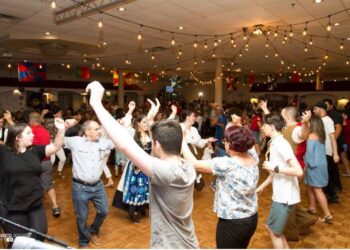 Comunidade portuguesa no Canadá bate recorde do Guinness a dançar o vira