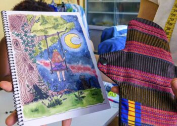 Cabo Verde. Artesã portuguesa e ONG vão levar dois mil pensos higiénicos