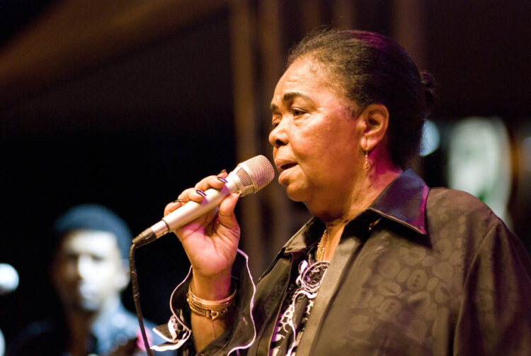 Filme sobre Cesária Évora revela impacto da doença bipolar na diva dos pés descalços 11 Filme sobre Cesária Évora revela impacto da doença bipolar na diva dos pés descalços