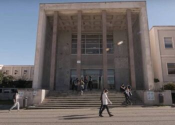 Filas de quatro horas e uma urna impugnada. Brasileiros votam em massa em Portugal