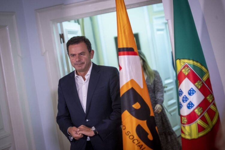 PSD quer mandato único de sete anos para Presidente da República e reduzir deputados 11 PSD quer mandato único de sete anos para Presidente da República e reduzir deputados