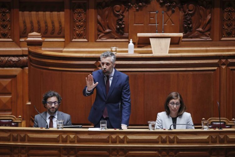 Ministro Pedro Nuno Santos foi ao parlamento dizer que privatização da TAP ainda não está em curso 11 Ministro Pedro Nuno Santos foi ao parlamento dizer que privatização da TAP ainda não está em curso