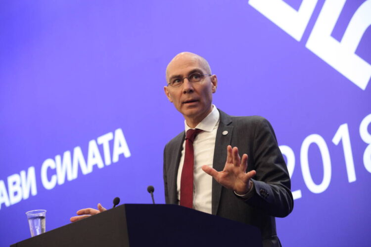 Alto-comissário da ONU para Direitos Humanos assume funções debaixo de críticas 11 Alto-comissário da ONU para Direitos Humanos assume funções debaixo de críticas