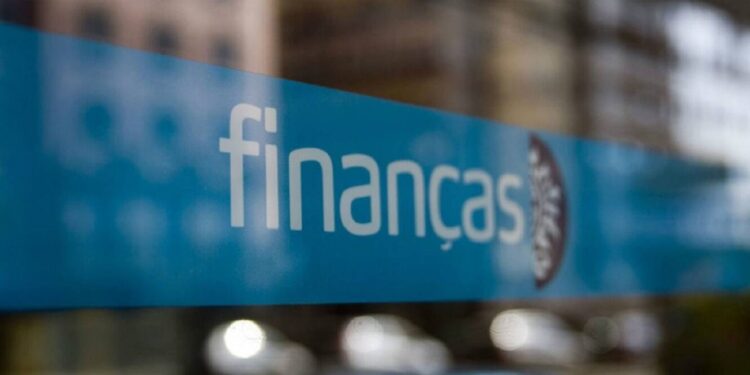 1,3 milhões de portugueses já atualizaram dados bancários nas Finanças para receber 125 euros 11 1,3 milhões de portugueses já atualizaram dados bancários nas Finanças para receber 125 euros