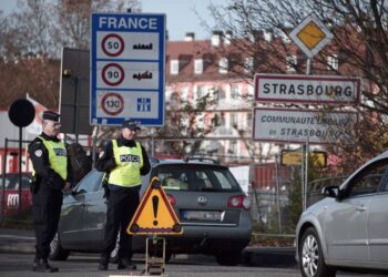 França avisa países da UE que vai fechar fronteiras