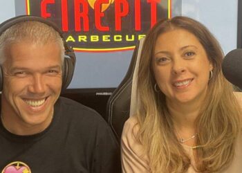 Portugueses com rádio de "corações" nos Estados Unidos