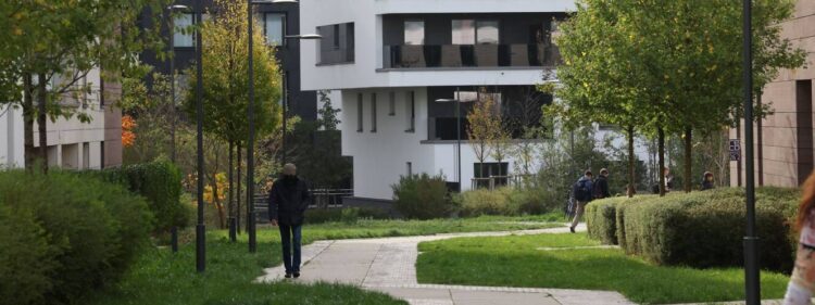 Quase dois terços dos portugueses e lusodescendentes têm casa própria no Luxemburgo 11 Contacto