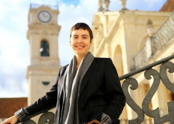 Cantora Adriana Calcanhotto