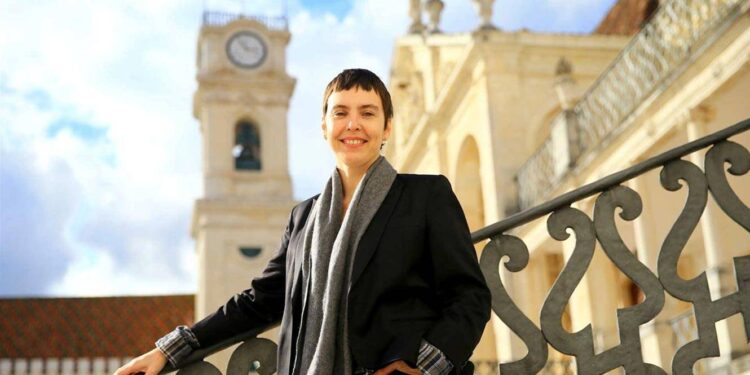 Cantora Adriana Calcanhotto inicia digressão mundial em Portugal no mês de maio 11 Cantora Adriana Calcanhotto