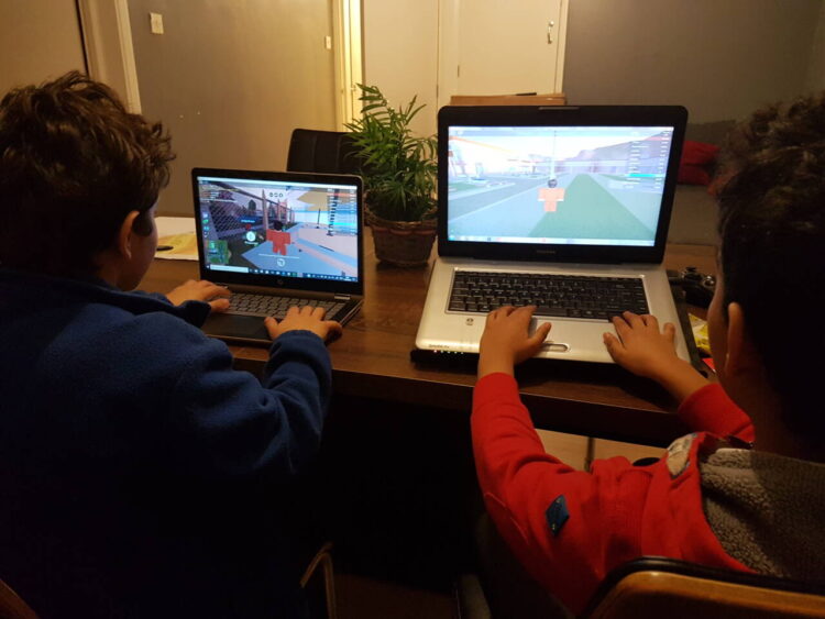 Portugueses passam 30 anos, 3 meses e 14 dias das suas vidas online 11 Portugueses passam 30 anos, 3 meses e 14 dias das suas vidas online