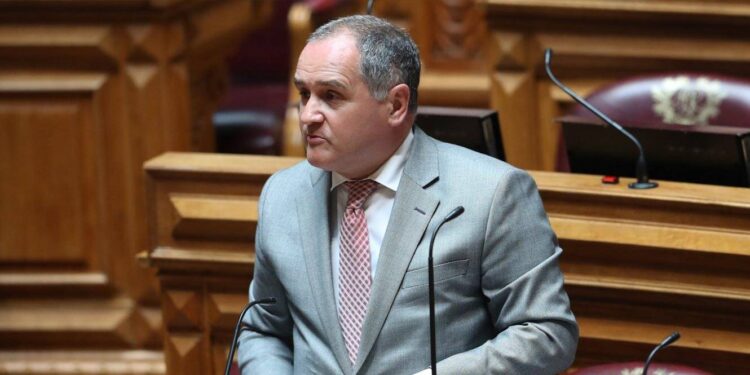 Paulo Pisco intervém na Assembleia da República sobre alteração do código do IRS 11 Paulo Pisco