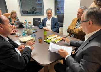 Frente Nacional de Prefeitos assina parceria entre Brasil e Portugal