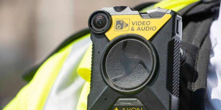 Proteção Dados recomenda que cidadãos possam pedir aos polícias para gravar com 'bodycams' 11 bodycams