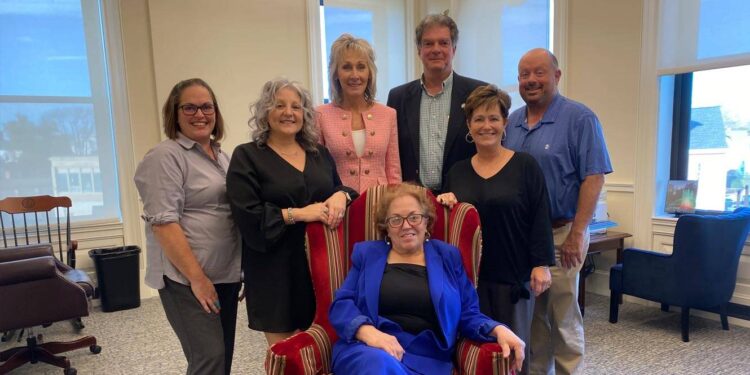 EUA. Helena Cardoso nomeada Grande Marechal da Parada de Natal em Taunton 11 Helena Cardoso nomeada Grande Marechal da Parada de Natal em Taunton