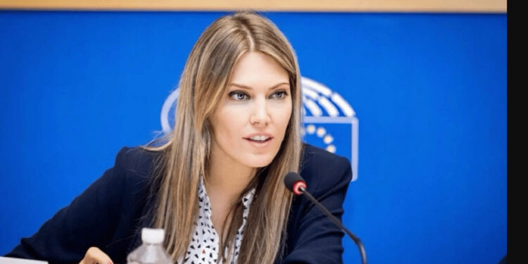 Quem é Eva Kaili, eurodeputada no centro do escândalo da corrupção? 11 EVA
