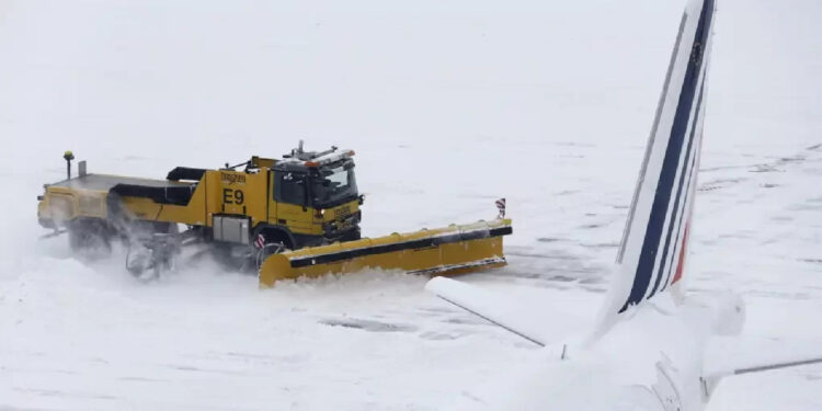 Mau tempo causa perturbações nos voos dos aeroportos de Londres 11 Reino Unido