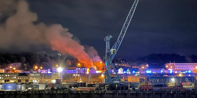 Reino Unido. Dois portugueses morrem em explosão na ilha de Jersey 11 EXPLOSÃO