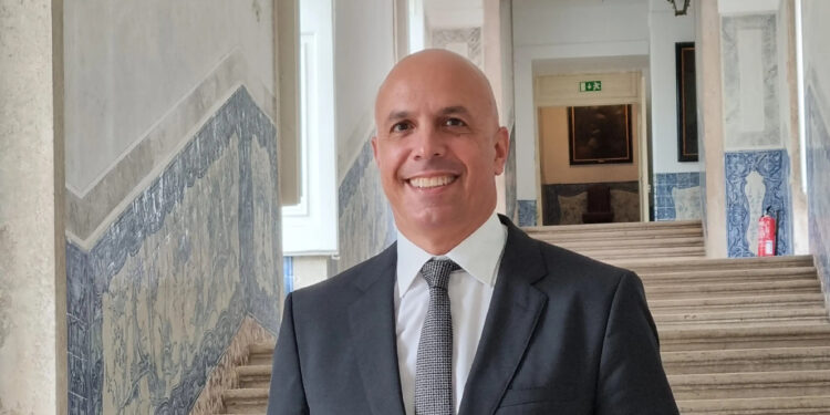 Paulo Cafôfo anuncia novo apoio aos Órgãos de Comunicação Social da Diáspora 11 cafofo