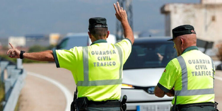 Espanha. Detido emigrante português que conduzia a 200 km/h com a filha de três anos no carro 11 GNR