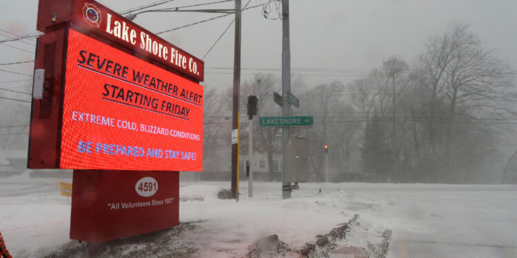 EUA. Tempestade perigosa condiciona Natal de milhões de pessoas 11 TEMPESTADE