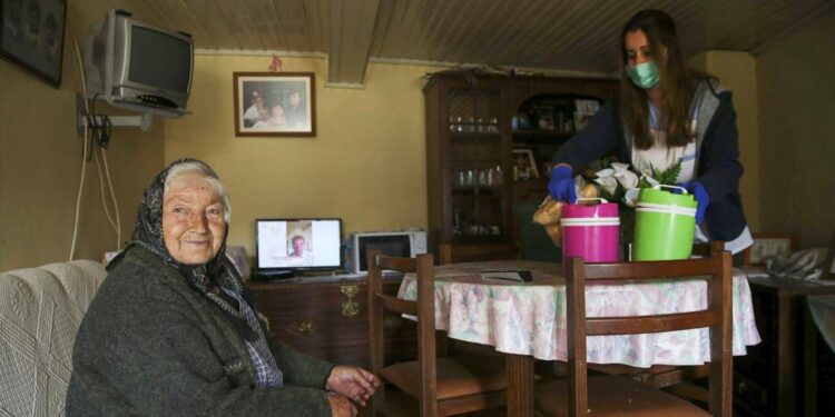 Censos 2021: Menos população, mal distribuída e mais envelhecida 11 população mais envelhecida