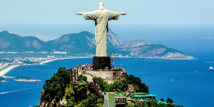 Secretário de Estado das Comunidades Portuguesas inicia hoje primeira visita oficial ao Brasil 11 Brasil Cristo Redentor