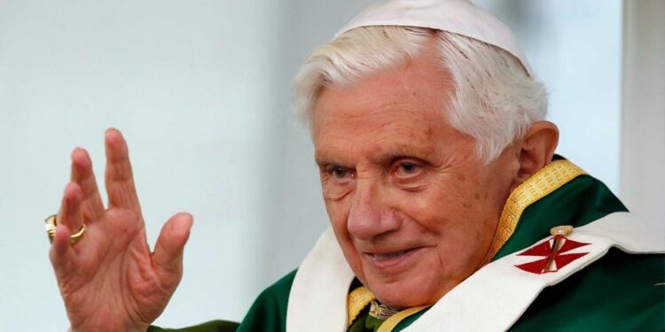 Funeral de Bento XVI realiza-se na quinta-feira e Papa presidirá às celebrações 11 Funeral de Bento XVI