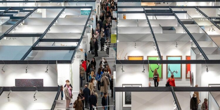 Galeria lusófona presente na 25.ª edição da feira contemporânea Art Paris 11 Galeria lusófona feira contemporânea Art Paris