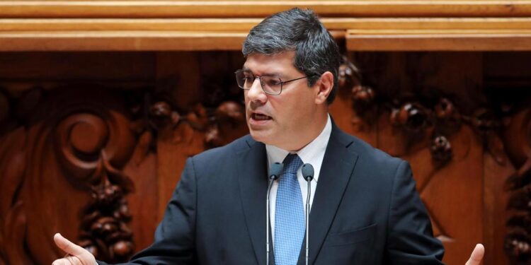 Governo PS tenta demarcar-se da ex-secretária de Estado do Turismo 11 Governo PS