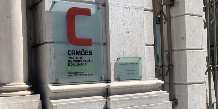 Instituto Camões e Banco Santander renovam protocolo de apoio à língua portuguesa 11 Instituto Camões