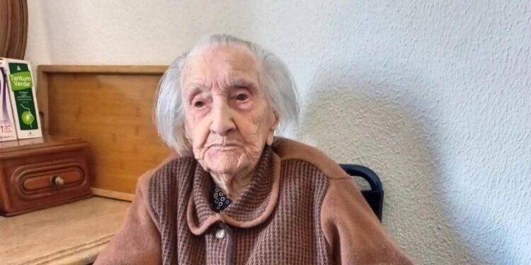 Aos 112 anos, morreu a mulher mais velha de Portugal 11 Isabel Gomes Sarmento