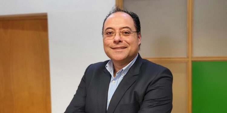 Entrevista a José Albano Marques, diretor executivo do Ponto de Contacto para o Regresso do Emigrante – Programa Regressar 11 José Albano Marques