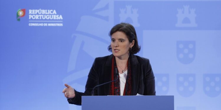 Novo questionário recebe críticas da esquerda à direta. Perguntas “óbvias” são “mão cheia de nada” 11 Mariana Vieira da Silva