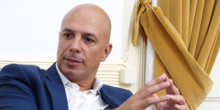 Brasil. Comunidade madeirense à espera de encontro com Cafôfo 11 Paulo Cafôfo