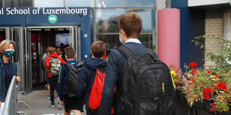 Luxemburgo. Pais enviam filhos para Portugal para os salvar de gangues juvenis 11 escola Luxemburgo