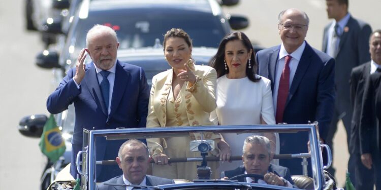 Brasil. Milhares de pessoas na tomada de posse de Lula da Silva 11 tomada de posse de Lula da Silva