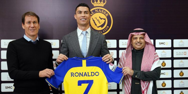 Cristiano Ronaldo apresentado aos adeptos do Al Nassr na tarde desta terça-feira 11 ronaldo all nassr