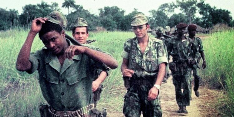 Guiné-Bissau. Antigos combatentes guineenses voltam a exigir nacionalidade em frente à embaixada de Portugal em Bissau 11 Antigos combatentes guineenses