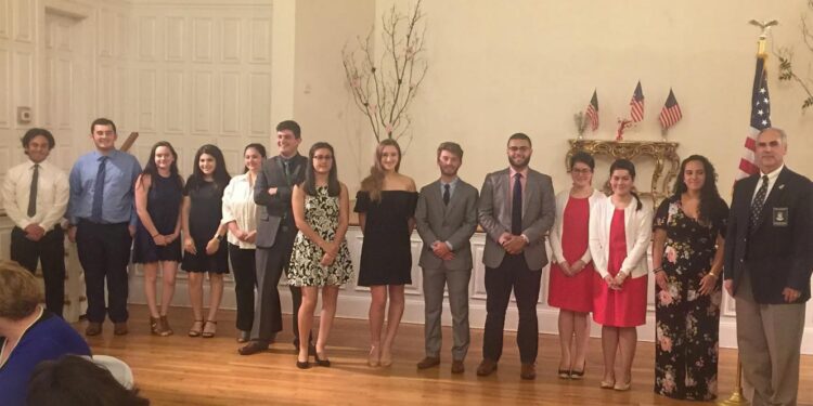 EUA. Descendentes de portugueses podem candidatar-se a Bolsas de estudo da Prince Henry Society de Fall River 11 Bolsas de estudo da Prince Henry Society de Fall River