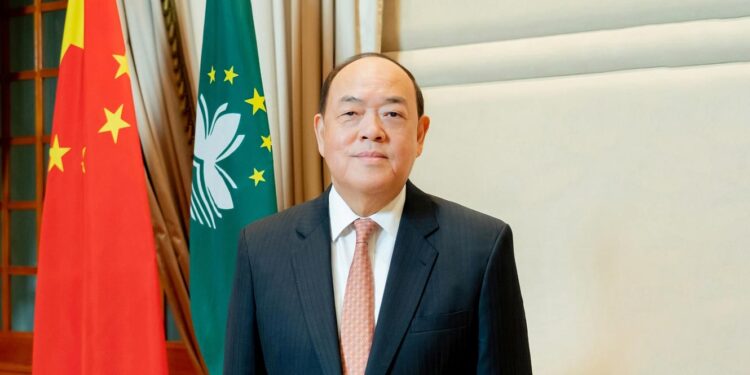 Primeira visita oficial de Ho Iat Seng, chefe do executivo da RAEM, será a Portugal 11 Ho Iat Seng