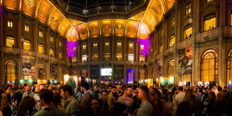 A Essência do Vinho de 23 a 26 de fevereiro no Palácio da Bolsa, no Porto 11 Palácio da Bolsa, no Porto