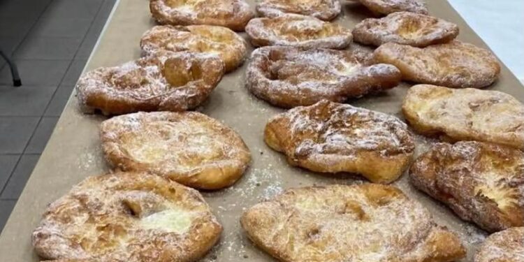 EUA. Paróquia de São João de Deus, em Somerset, continua a tradição portuguesa do Mardi Gras 11 Paróquia de São João de Deus