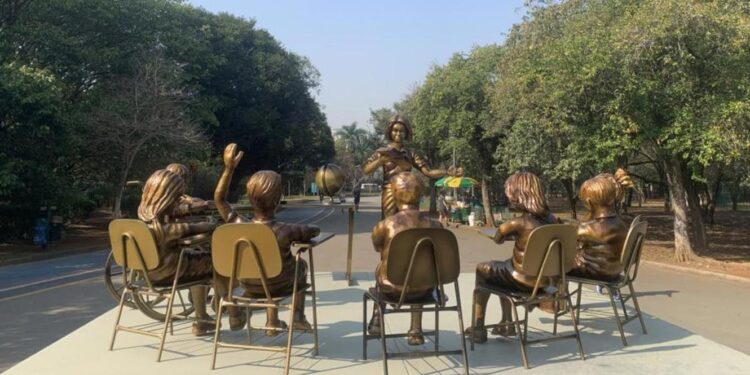 Português no Brasil é reflexo da história do país, afirma professor Noslen Borges 11 Português no Brasil