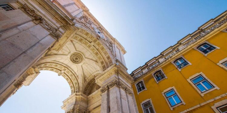 Programa de vistos gold “aumentou riscos de corrupção” em Portugal 11 arco rua augusta