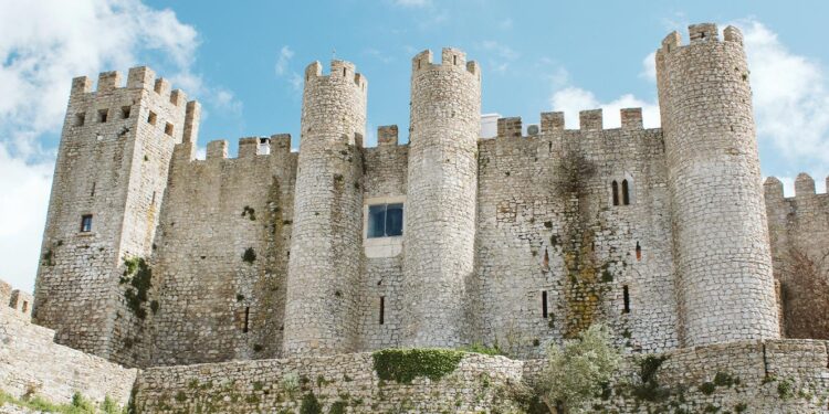 Os sítios históricos de Portugal estão pouco explorados como proposta de negócio 11 castelo de obidos