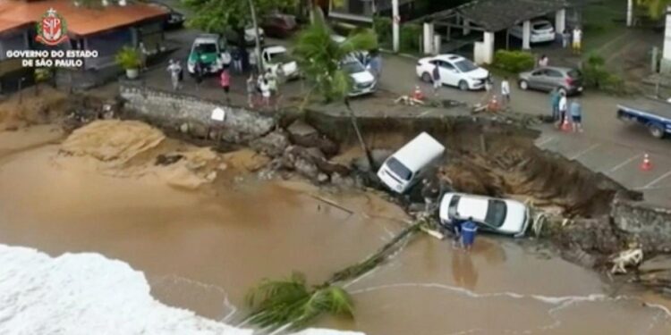 Brasil. Município de São Sebastião foi um dos mais afetados pelas chuvas na região de São Paulo. Até o momento, governo de SP já registou mais de 34 mortes. 11 chuvas na região de São Paulo