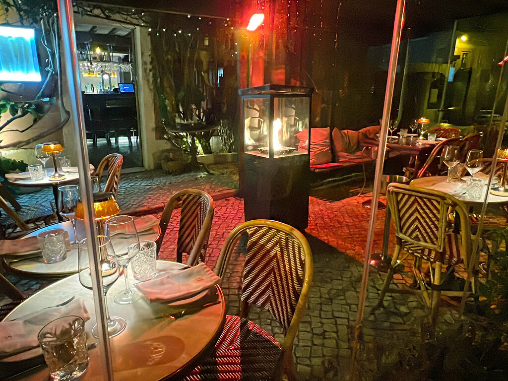 “All you need is love” e uma refeição romântica para celebrar o Dia dos Namorados em Lisboa 15 “All you need is love” e uma refeição romântica para celebrar o Dia dos Namorados em Lisboa