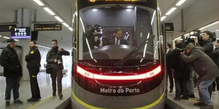 Trens para metro do Porto fabricados na China 11 metro do Porto